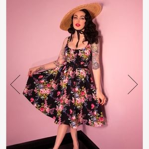 INGENUE DRESS IN BLACK VINTAGE FLORAL PRINT - VIXEN BY MICHELINE PITT